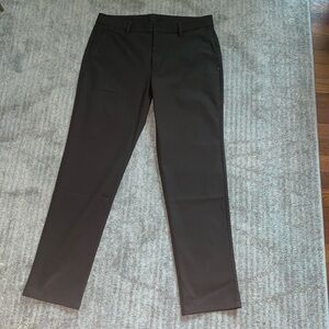 Vuori Cascade Tech Chino - size 32 (Dark Oregano) NEVER WORN